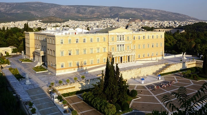 Инвестировать в Грецию стало проще