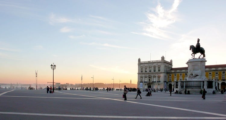 Успейте приобрести недвижимость и «золотую визу» Португалии до конца года